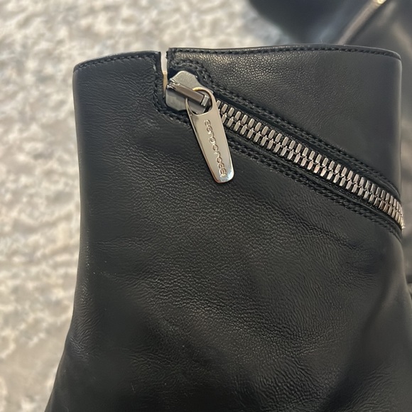 Sergio Rossi Zipper Black Leather Booties - Picture 6 of 11